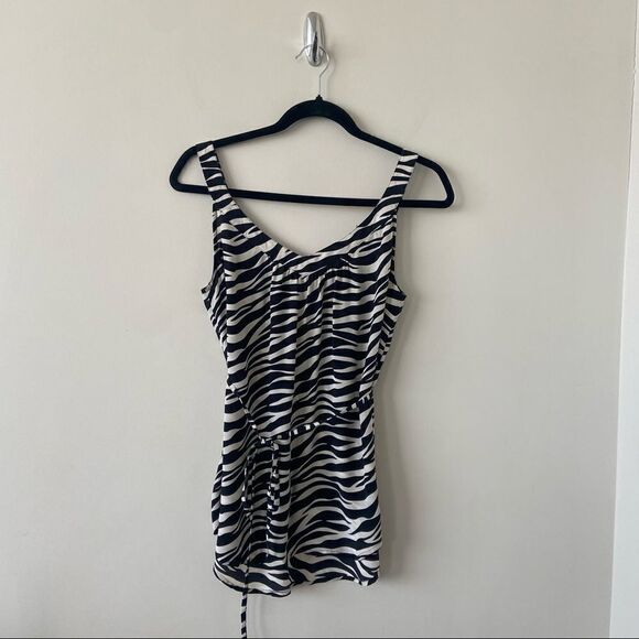 Urban Outfitters-Ecote Silk Zebra Printed Tie Back Sleeveless blouse (Small) - Picture 2 of 8